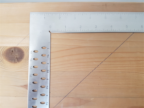 Tømrervinkel hedue ZN 795 x 315 mm med tommeskalering og merkehull